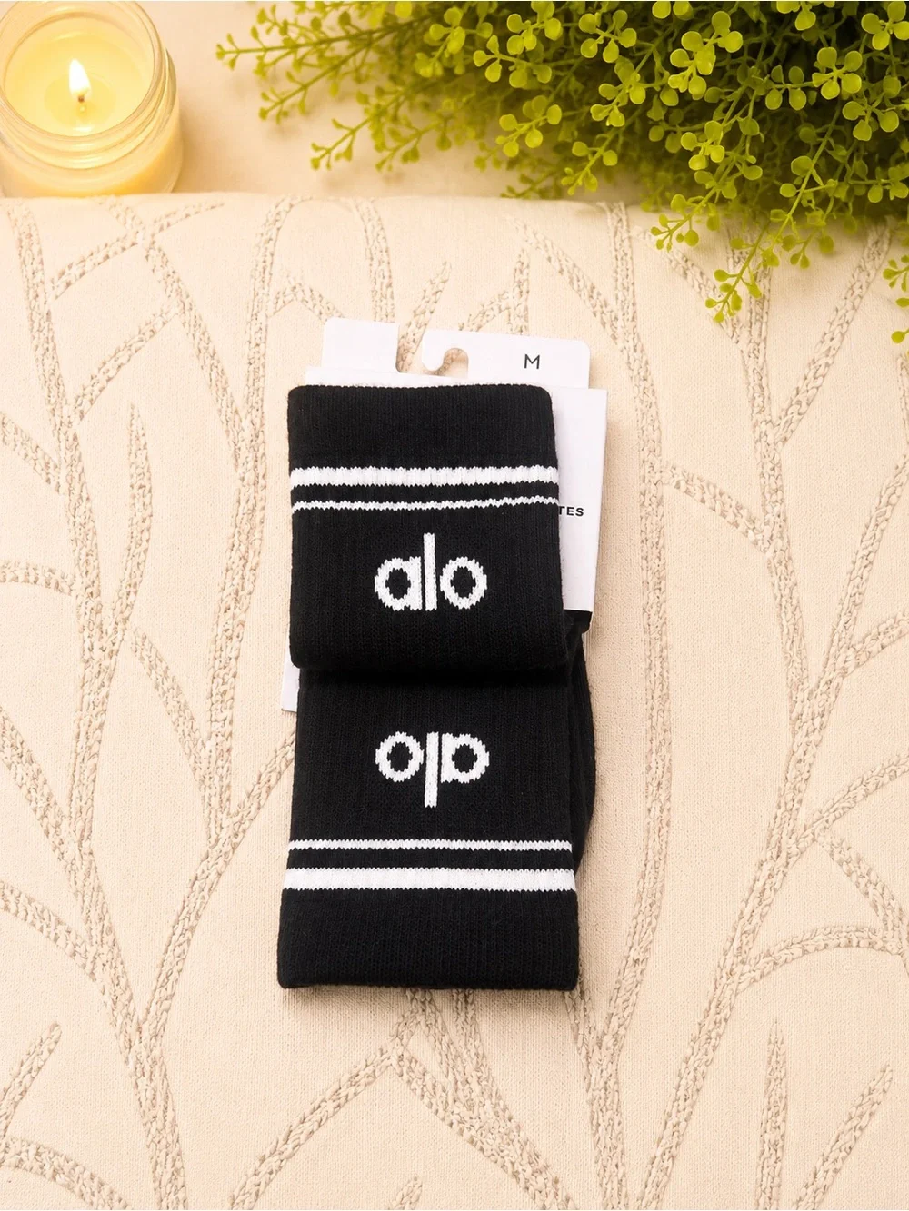 Alo Unisex Half-Crew Sock NWT in Black/White ~ Size M